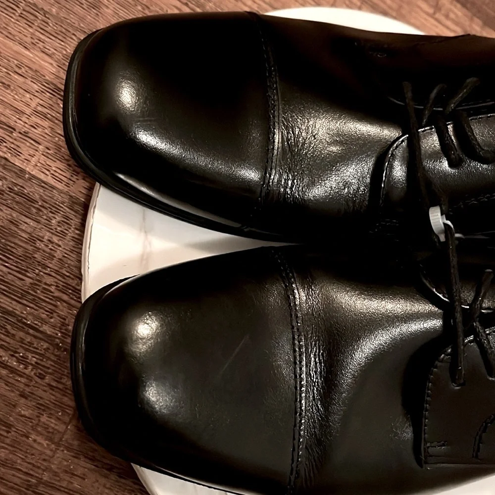 HOST PICK🙏Florsheim®Rolan Cap Toe Oxford Jr 💯Leather Memory Foam Bicycle Design